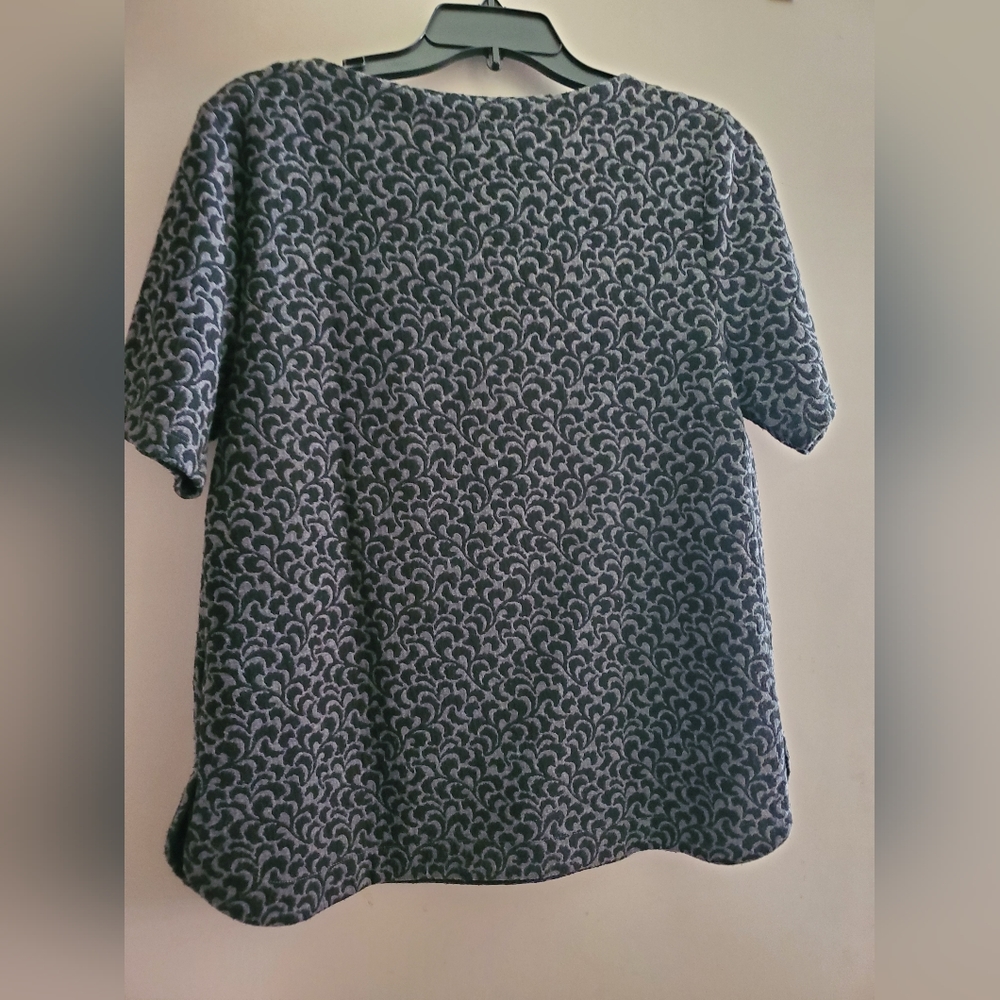 2/$20 LOFT Jacquard Top - Picture 3 of 4